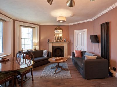 3 Bedroom Apartment – Historic Old Town