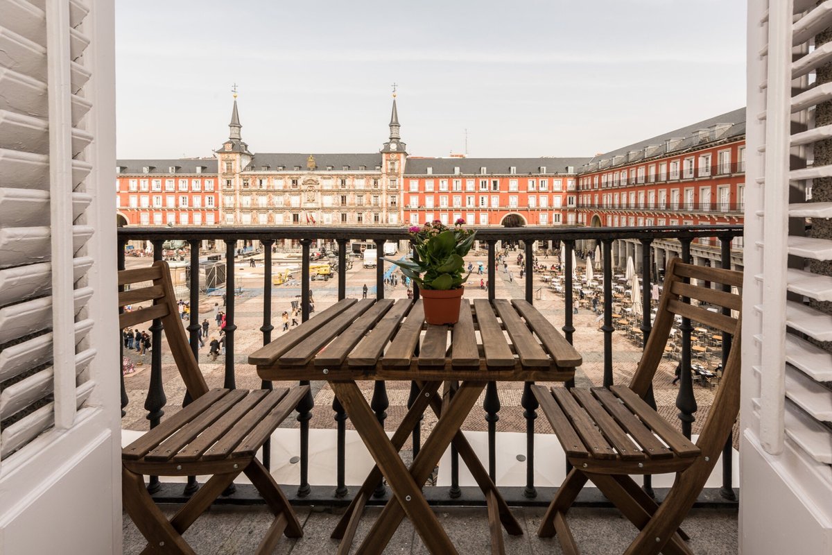 PLAZA MAYOR! Historical Luxury Apartment w. Lift