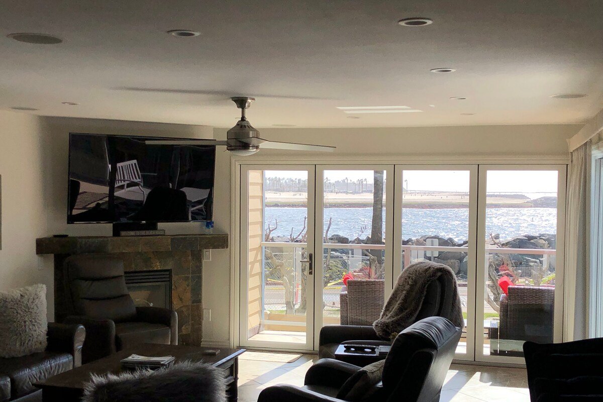 Beachfront-Ocean views!-Luxury AC Home on Sand! gallery image 5