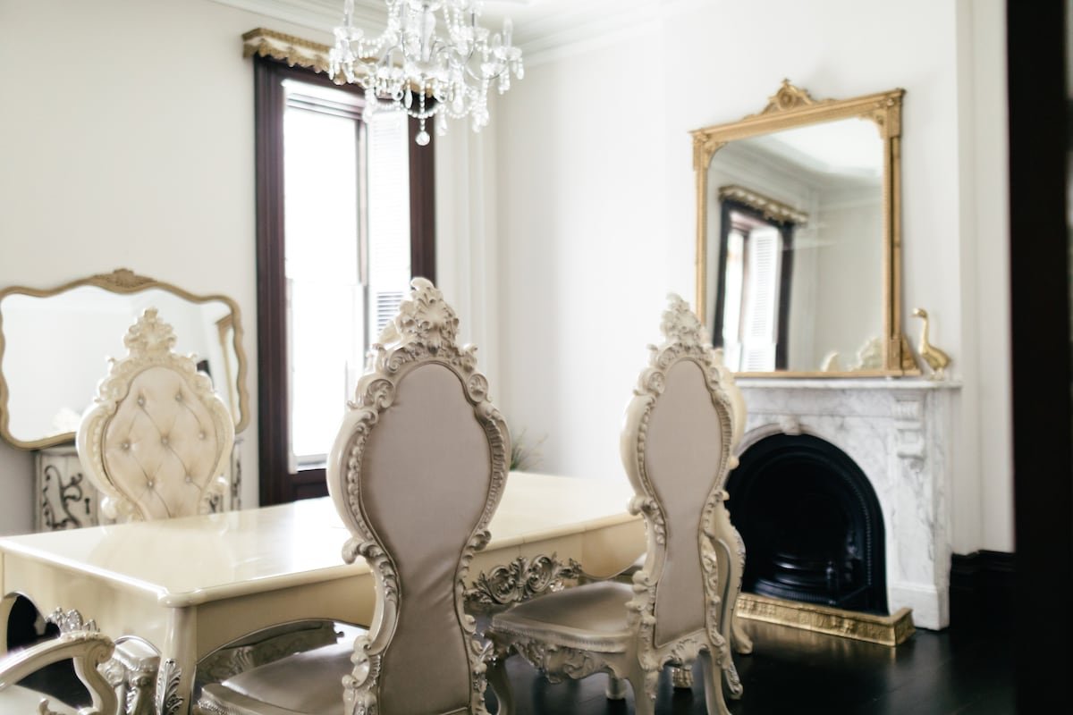 Beautifully restored Clifden Manor gallery image 4