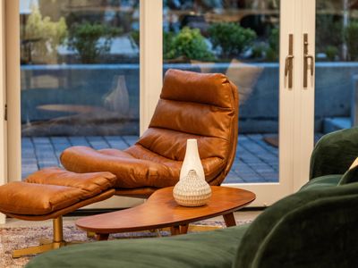 King Bed Spa Suite | Chef’s Kitchen | Walk 2 Shops