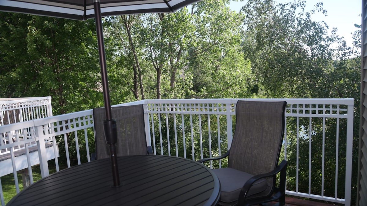 Beautiful House near the lake gallery image 3