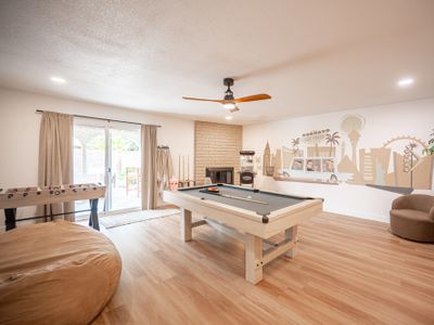 Fun 4bed pool home next to strip!