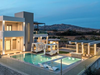 Grand Aqua Luxury Villa by Mintzi