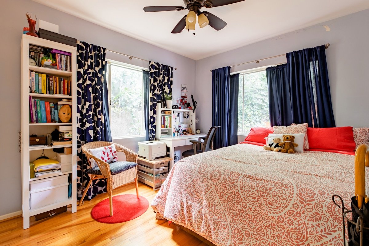 ENTIRE HOUSE in HILLS-AMAZING VIEWS gallery image 5