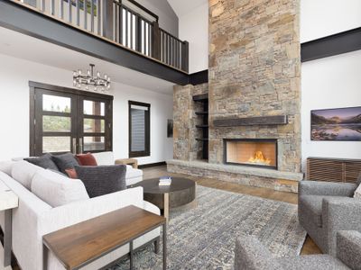 New! Luxury ski-in/ ski-out home w private hot tub