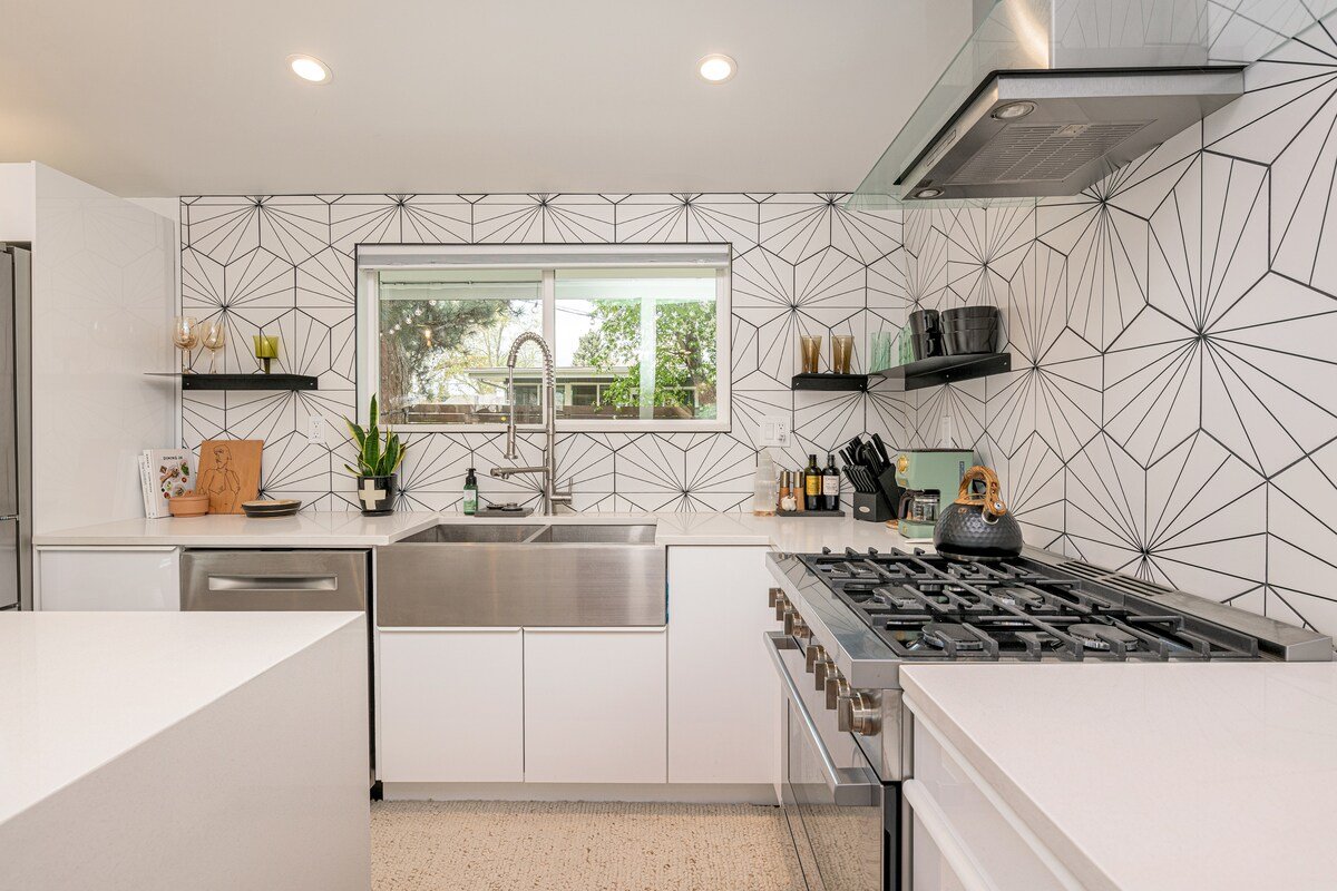 Chic Mid-Mod Cliff May home with hot tub and light gallery image 4