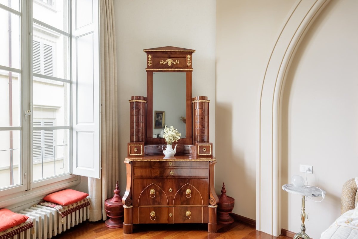 Museum Suite – Luxurious unit with a City View – gallery image 4