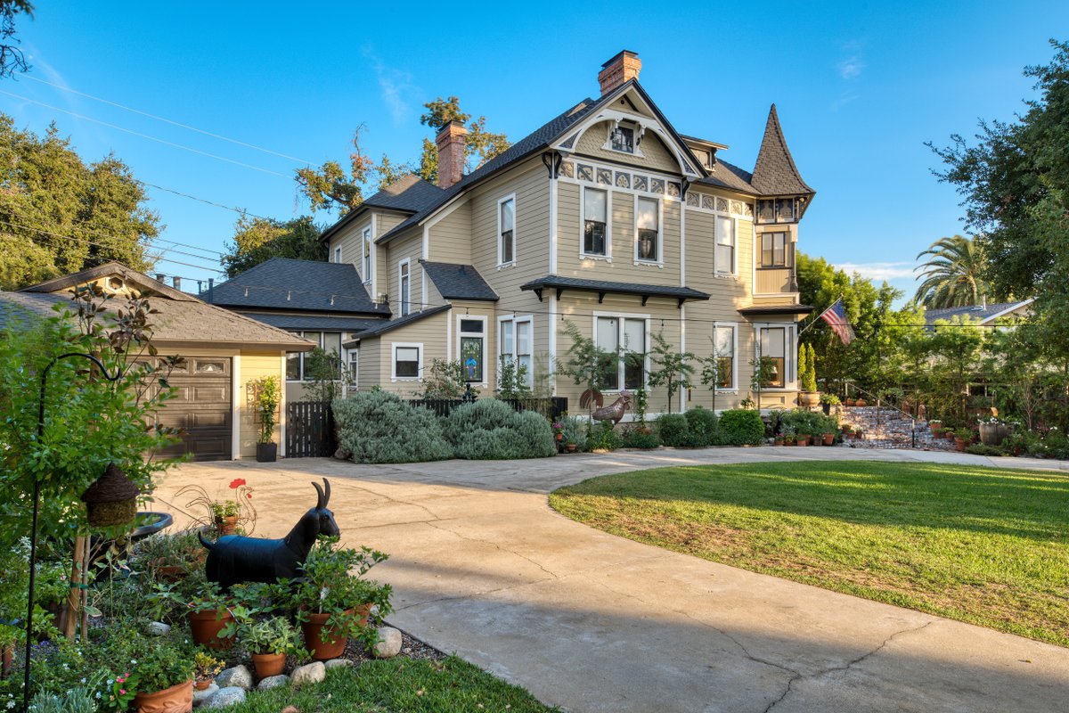 Spacious 5 Bed Victorian Estate *Pets Stay Free