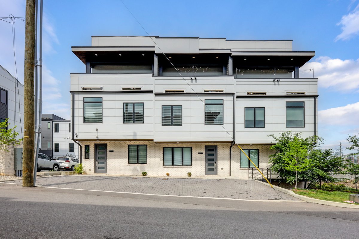 Two Townhomes | Enjoy the Hot tub and City Views!