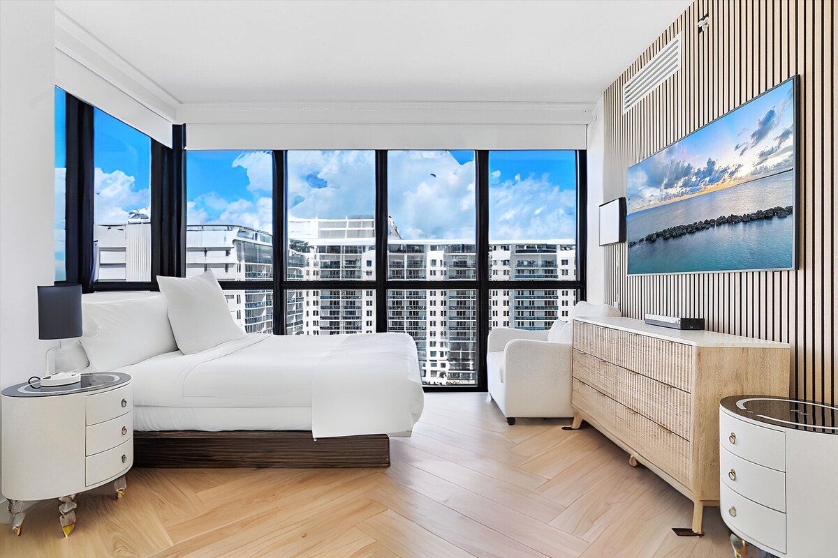 Premier 2-Bedroom Oceanfront Residence at The W gallery image 5