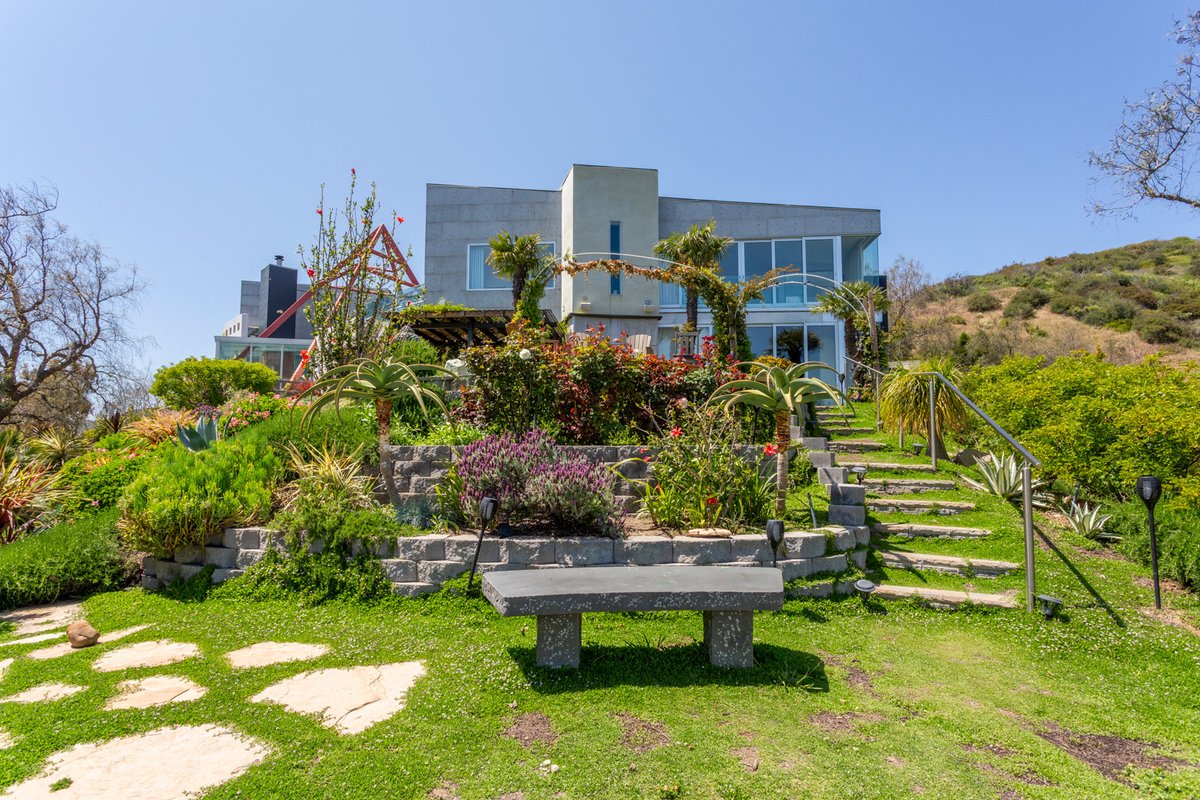 Luxury Oasis. Vast Views. Dreamy Group Destination