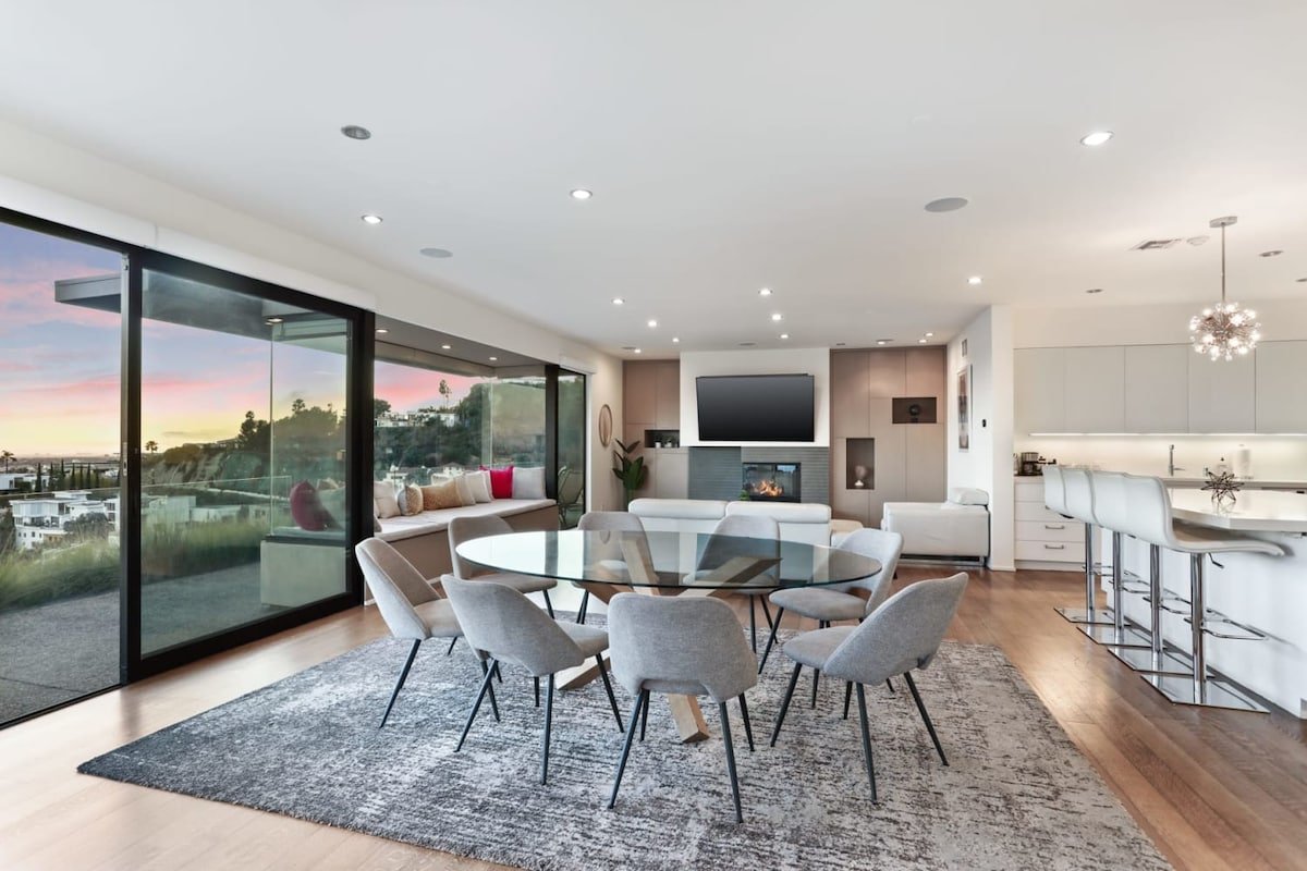 The Jetliner | Private Spa! by Colby & Conrad gallery image 4