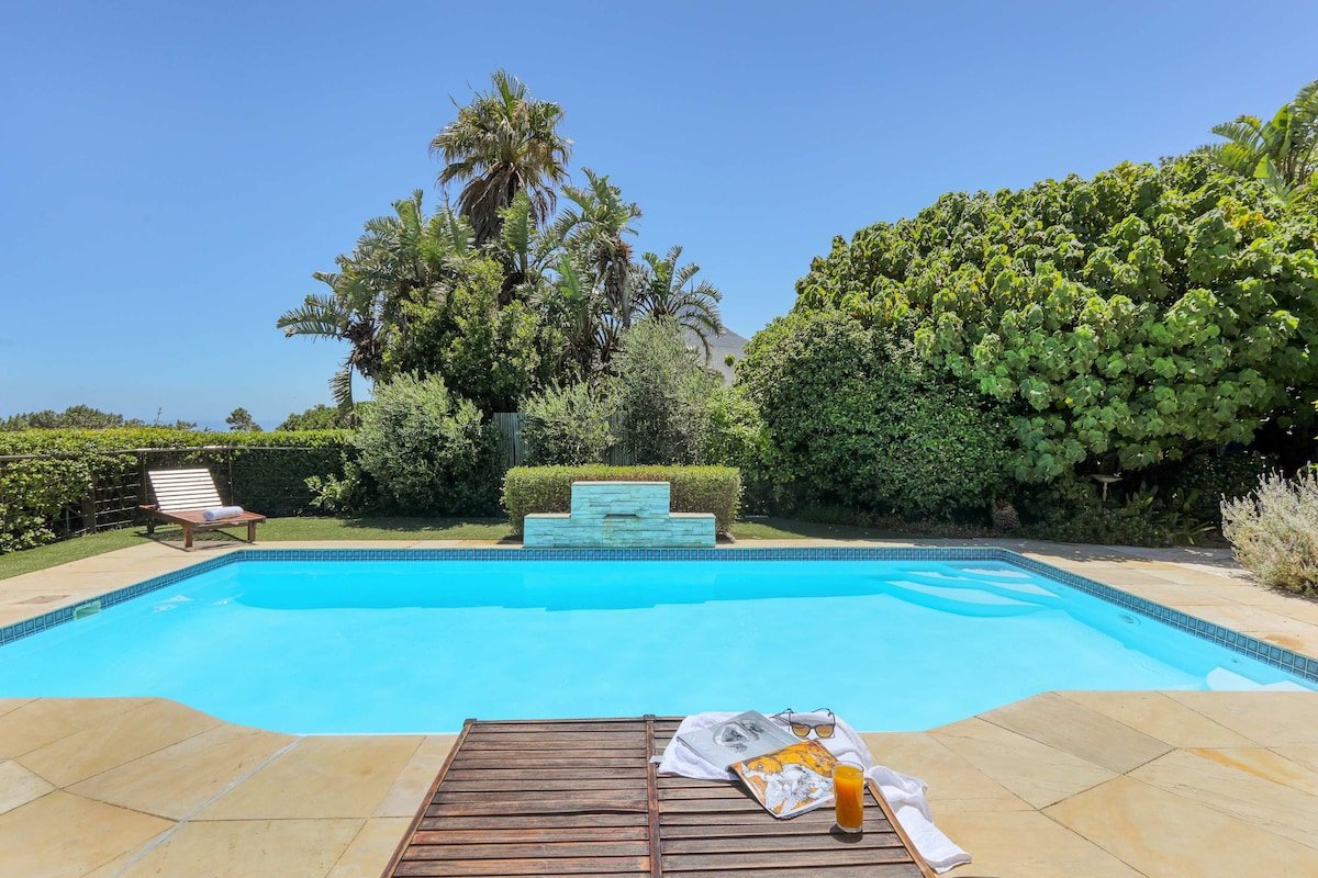 Camps Bay Sunsets – Villa with pool & views gallery image 5