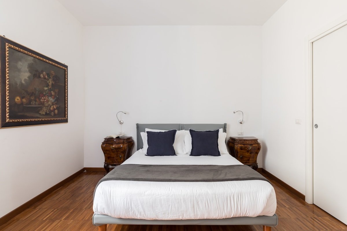 Stunning apartment, Belsiana St, Piazza di Spagna. gallery image 3