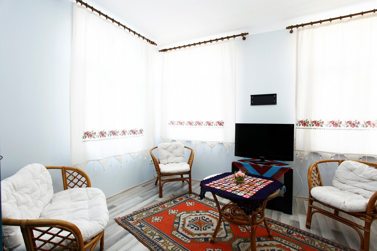 Blue Suites by V Deluxe gallery image 2