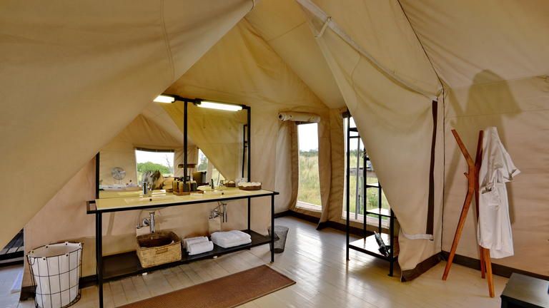 Nogatsaa Pans Chobe Lodge Luxury Standard Tents King/Twin