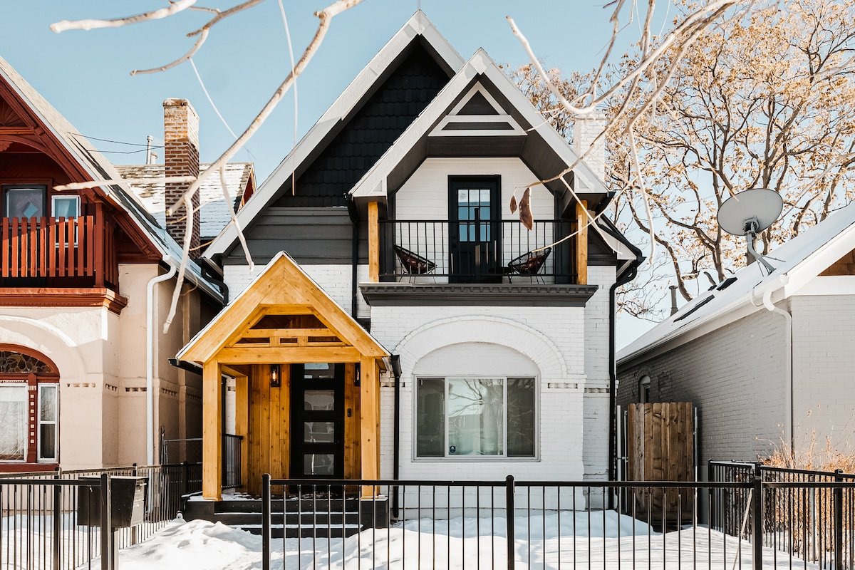 Stay in Style-Walk to the BEST Food/Bars in Denver gallery image 2