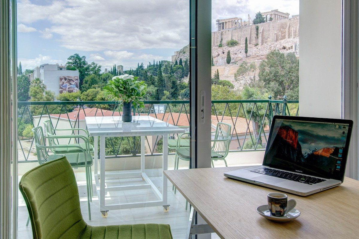 Frixos Acropolis Luxury Apartment gallery image 3