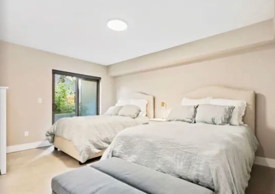 LUXURY ALKI BEACH TOWNHOME w/ ROOFTOP & GREAT VIEW gallery image 4