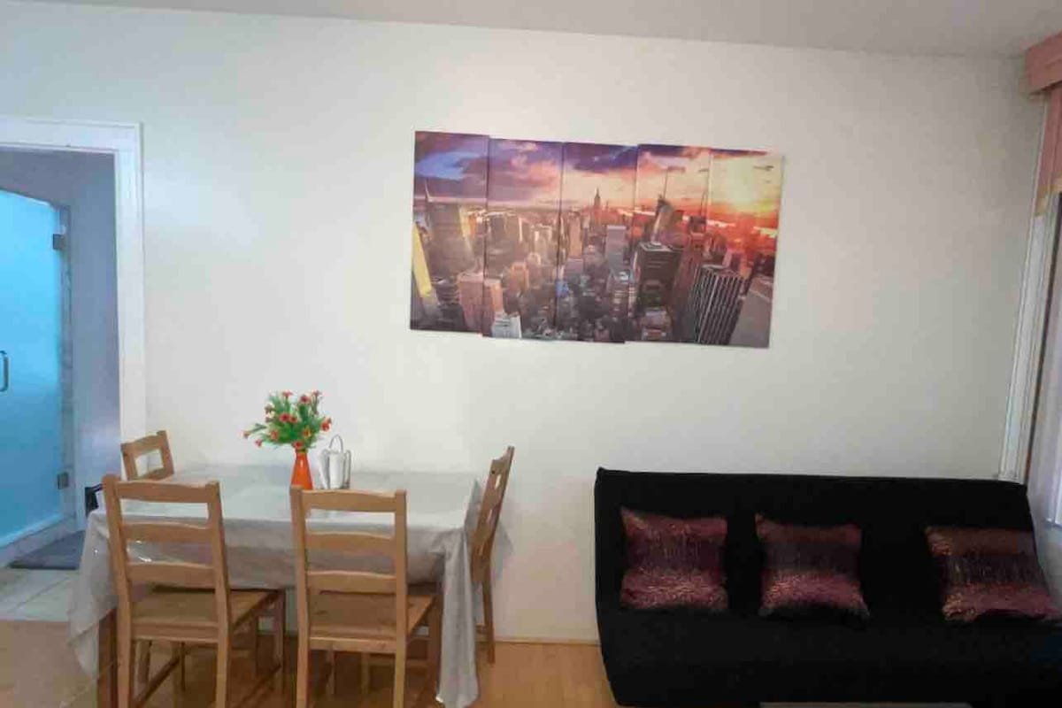 Sunnyside Queens Apt gallery image 3