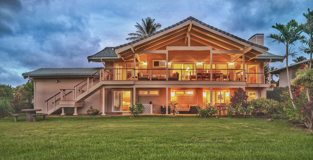 Tropical and Elegant. Ocean/waterfall views. Pool gallery image 3