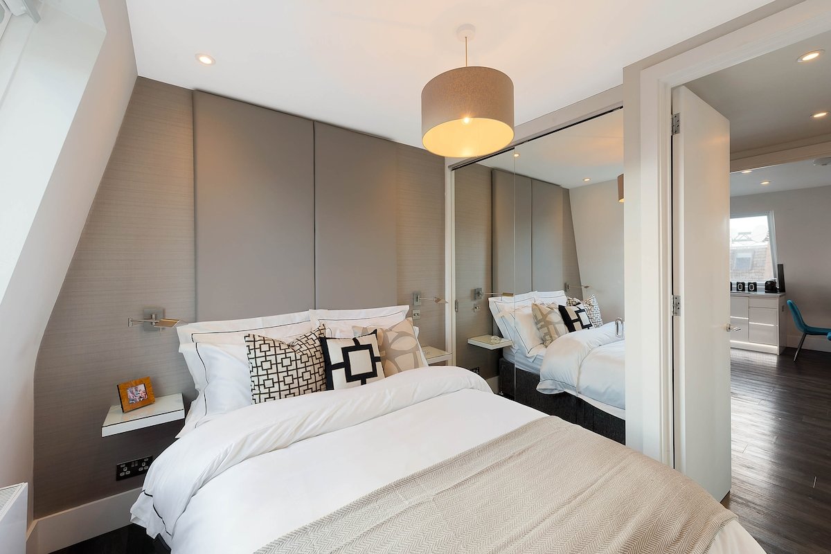 Amazing South Kensington Apartment 2 Bedrooms gallery image 5