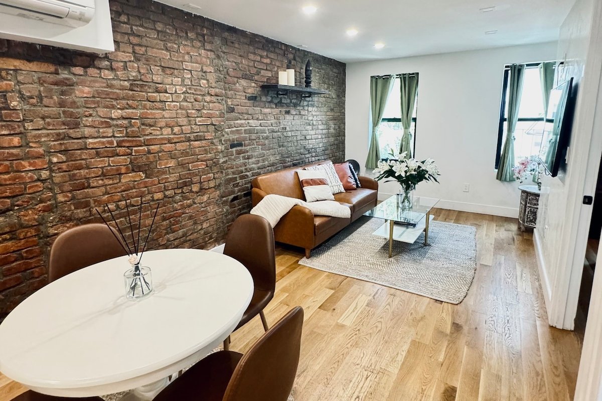 Modern Elegance Meets Comfort 2 Bedrooms- 2 Baths gallery image 2