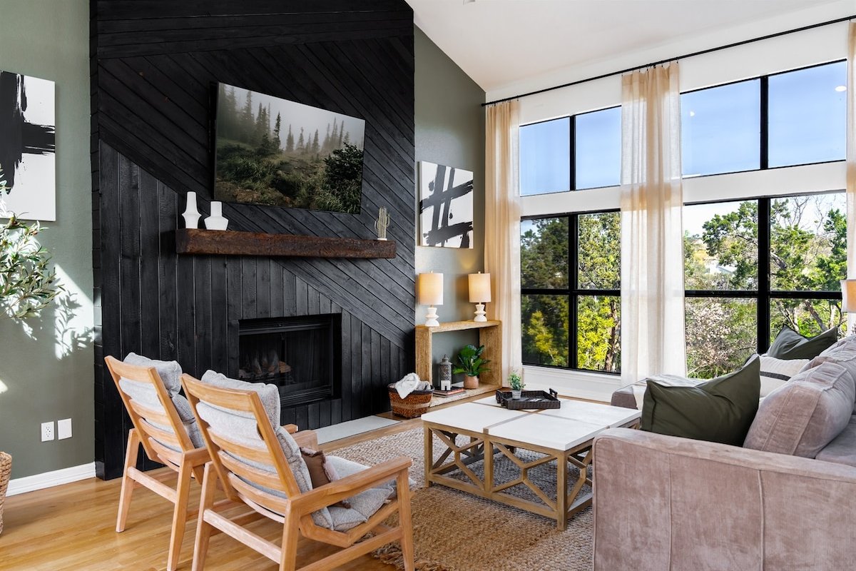 Misty Hill ~Best View in Austin~ Luxury Pool Oasis gallery image 3