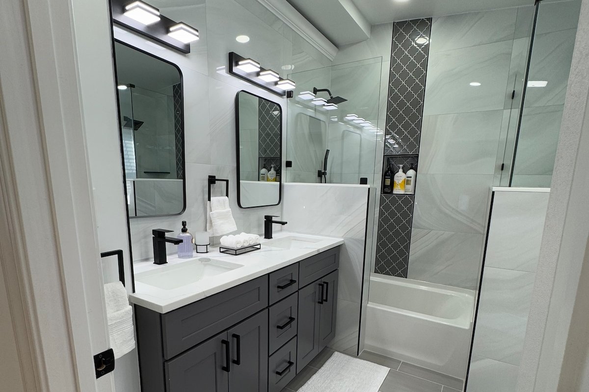 Modern 4BR Home Near Metro & DC’s Iconic Sights gallery image 3