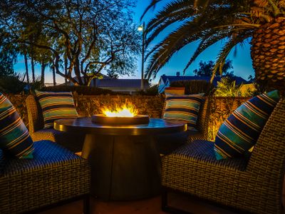 Deluxe 4 Bed / 3 Bath Heated Pool close to strip