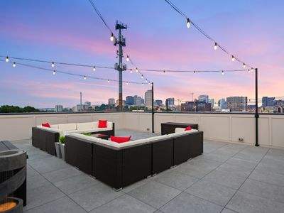 Elegant Design | Majestic City Views | Downtown!