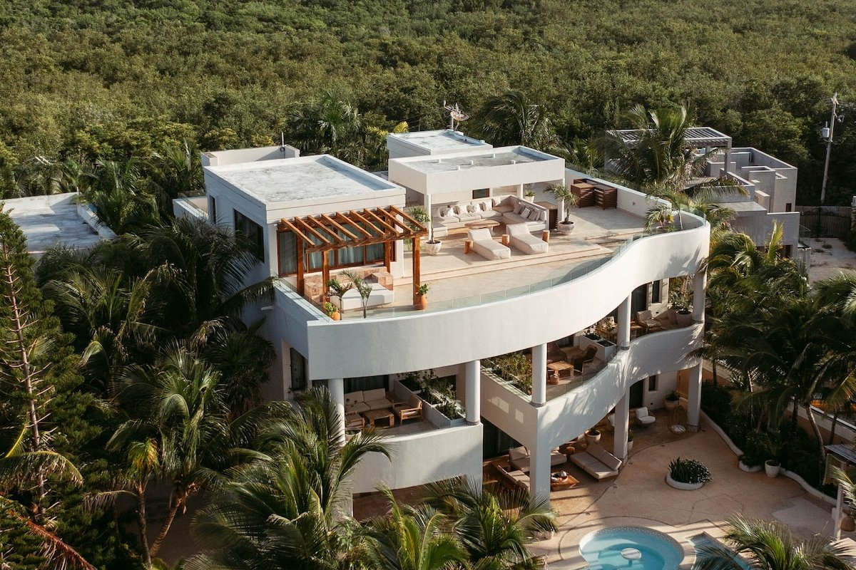 Beachfront Staff&Chef Luxury 8 Bed Villa in Tulum