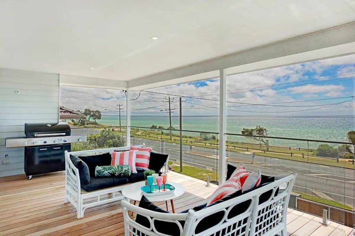 Beach Front Haven with 180 Degree Views gallery image 4