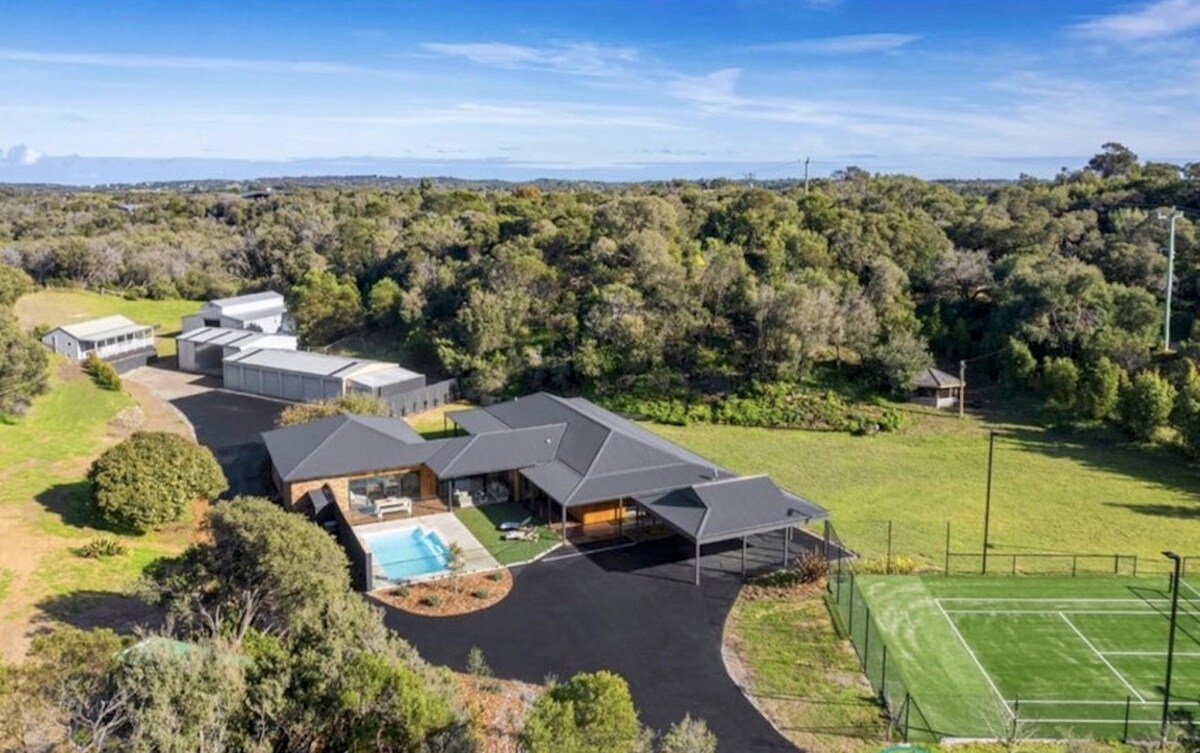 Coastal Luxe – Pool, Tennis, Sauna, Basketball gallery image 2