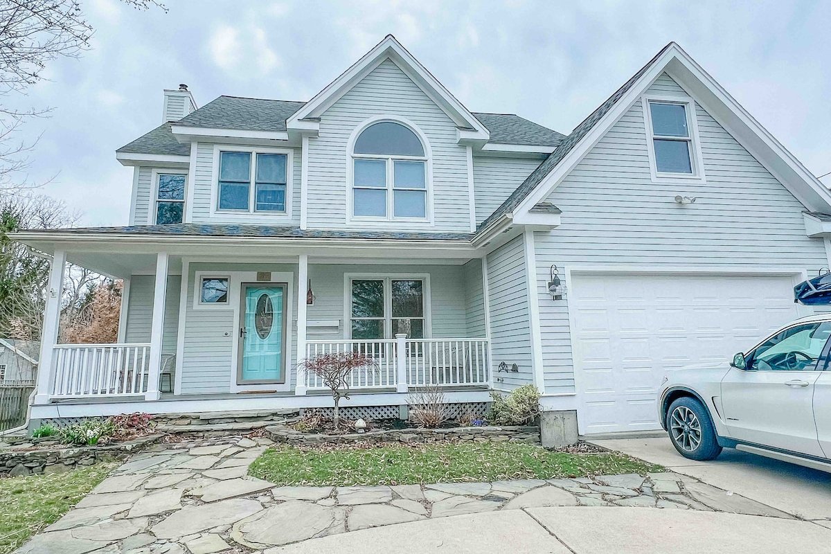 Island Escape with Salt Water Pool gallery image 5