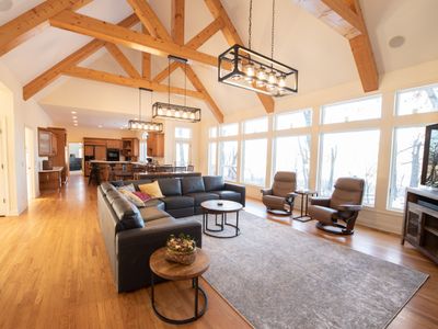 Secluded Spa-cious Retreat (8+3)