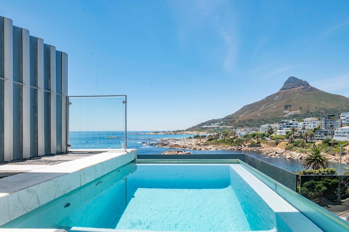 3 Bed Penthouse / No Loadshedding / Infinity Pool