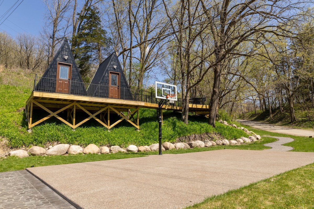 Luxury Indoor Pool Hot Tub Lake Pepin & Arcade gallery image 4