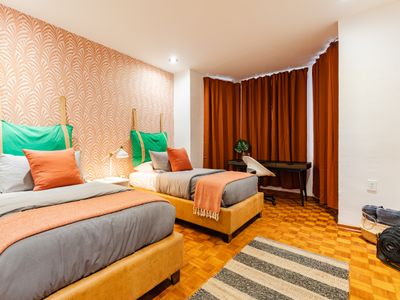 Walk to Top Bars, Chill Patio & Ping Pong Spot