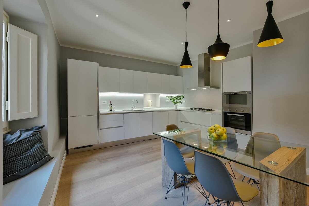 Ponte Vecchio DeLuxe – 2 Bedroom 2 Bathroom gallery image 4