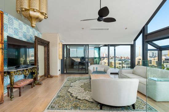 Penthouse 402 Parergon 3