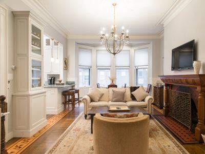 Luxury 4BR | 2.5BA Back Bay Duplex