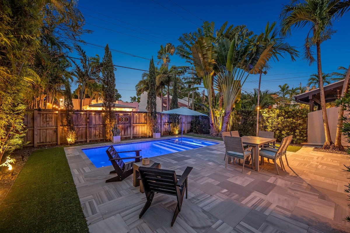 Fun Location! 1 block to Las Olas w/Pool & Parking gallery image 2