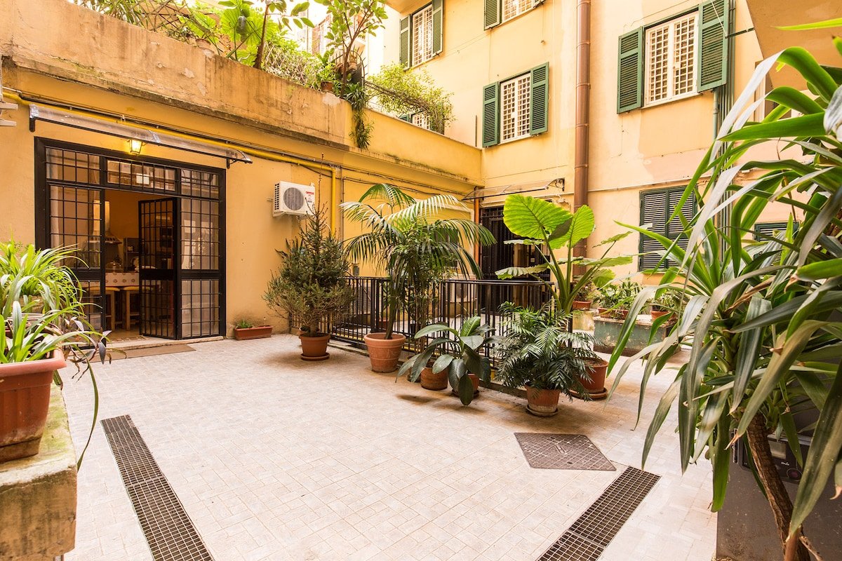 Large Home for Families & Groups near Colosseum gallery image 5