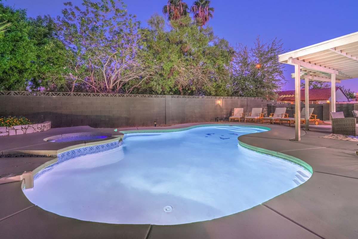 静Tokyo Escape! Heated Pool+Spa, Dog Run, Billiards gallery image 4