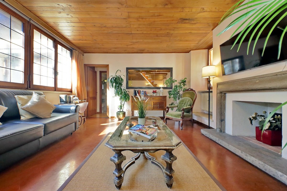 Elegant apartment in the heart of Rome gallery image 2