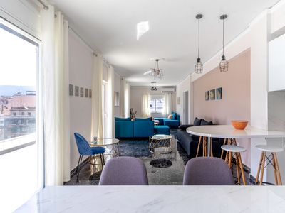 Koukaki Spacious & Bright Penthouse, Free Parking!