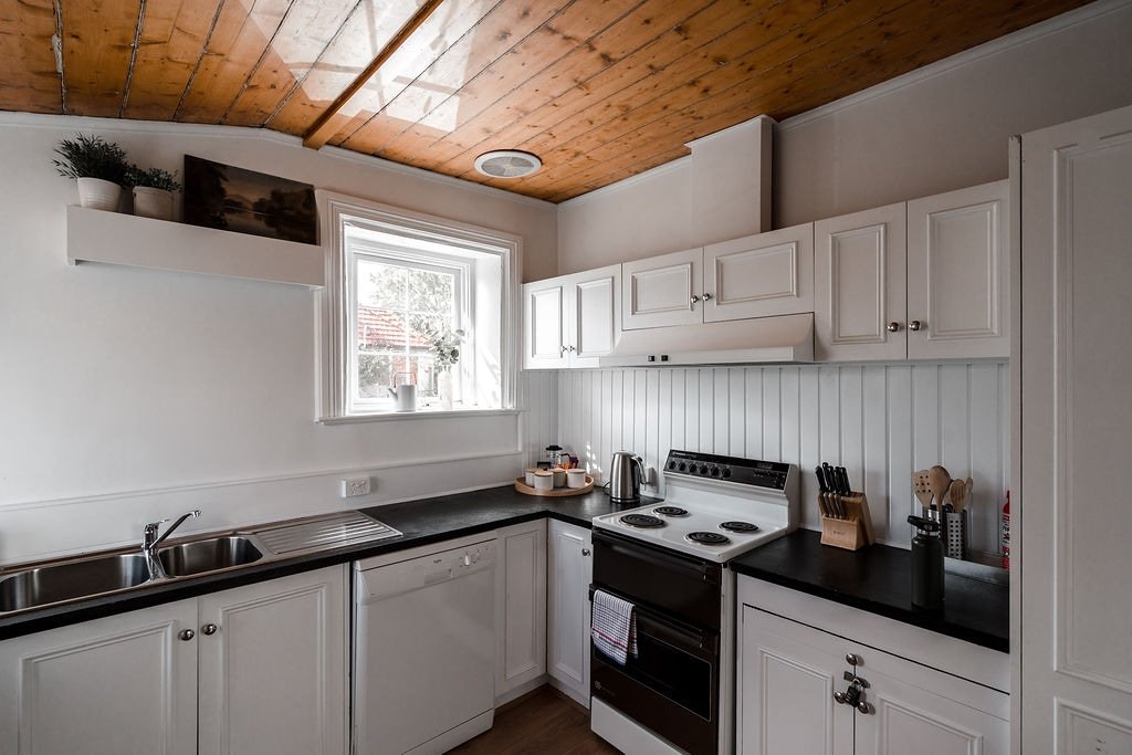 Berwick Cottage and Studio Historic Battery Point gallery image 5