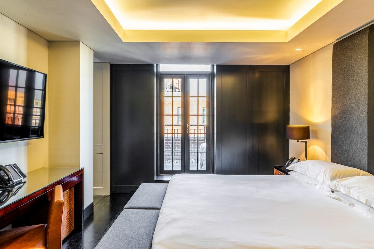 Kensington Penthouse gallery image 2